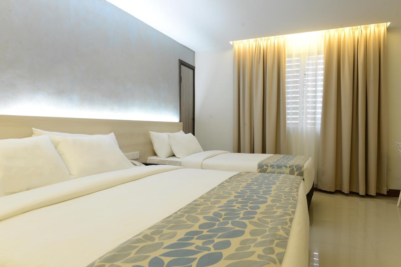Samudra Hotel Kuching Esterno foto