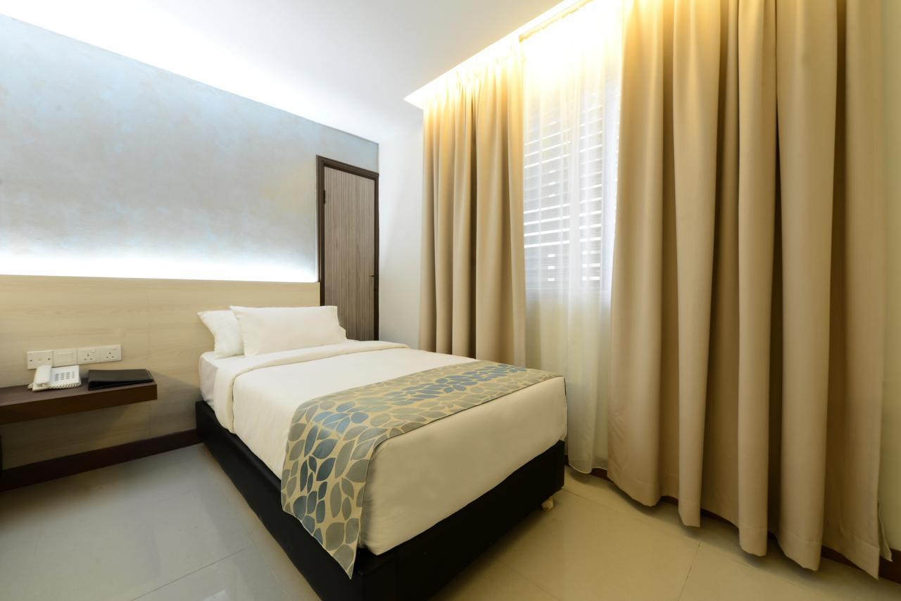 Samudra Hotel Kuching Esterno foto