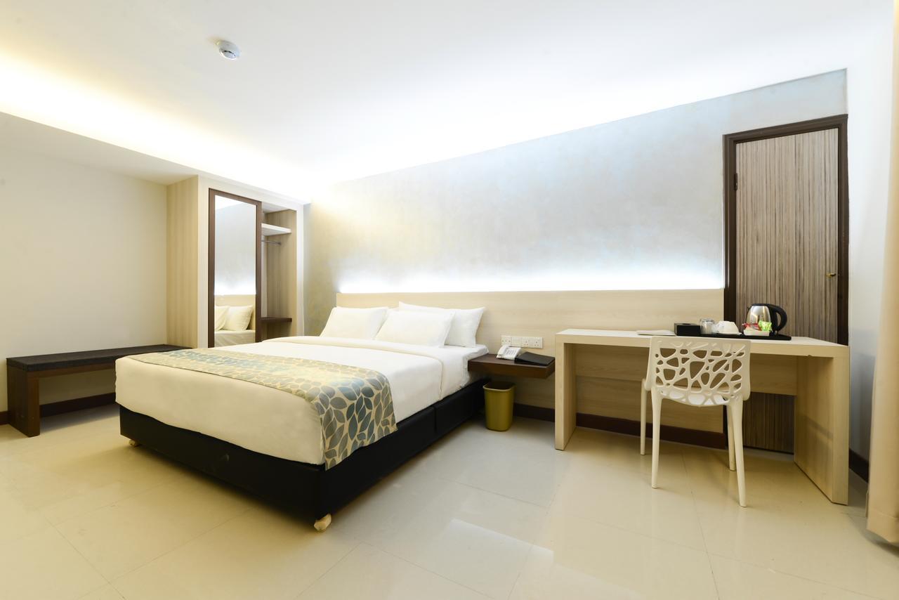 Samudra Hotel Kuching Esterno foto