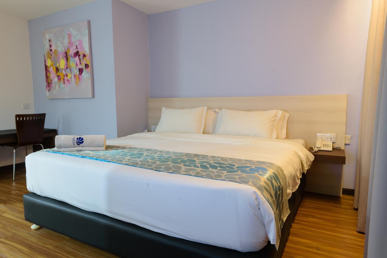 Samudra Hotel Kuching Esterno foto